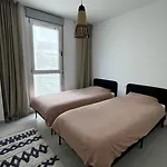 Oceana Gardens 아파트